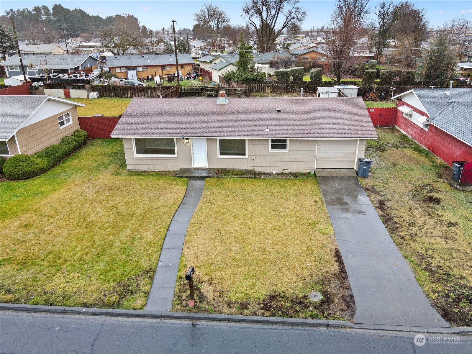 250 E Elm Street Property Photo