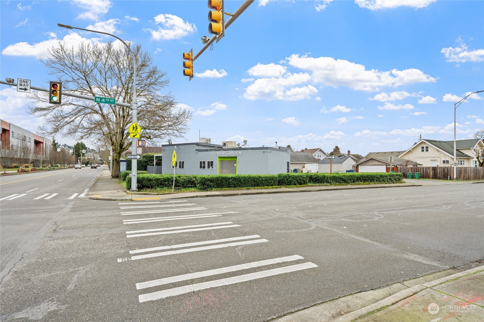 351 Park Avenue Property Photo 8