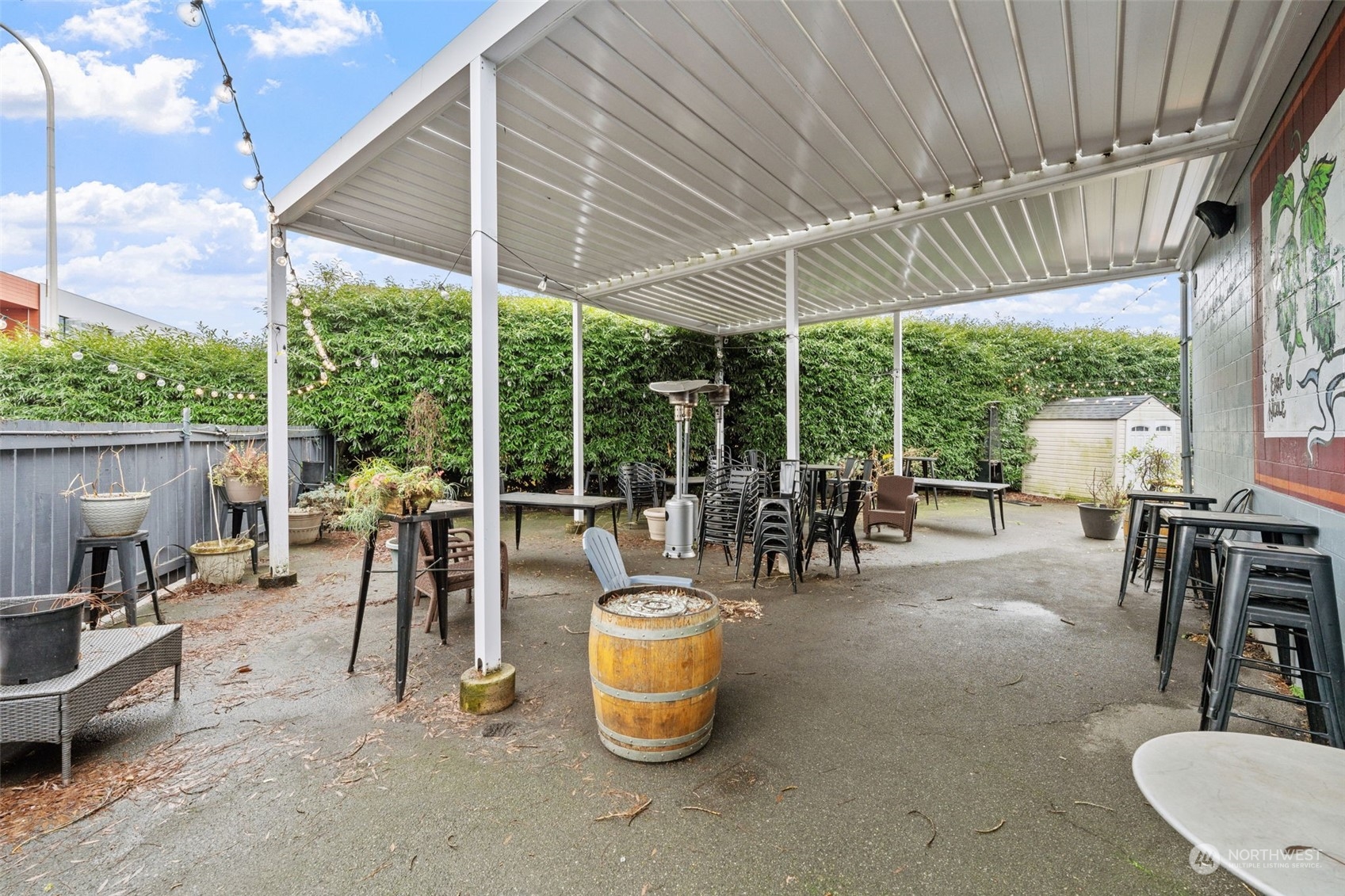 351 Park Avenue Property Photo 11