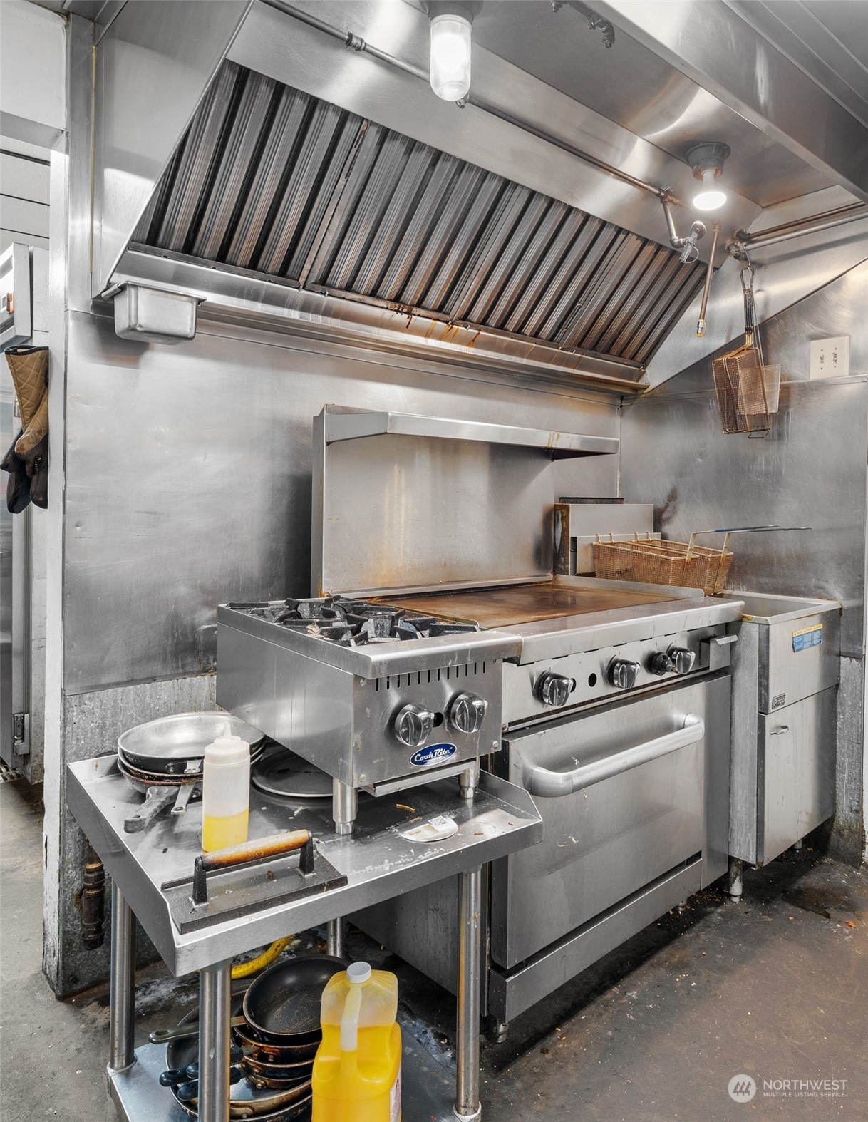 351 Park Avenue Property Photo 31