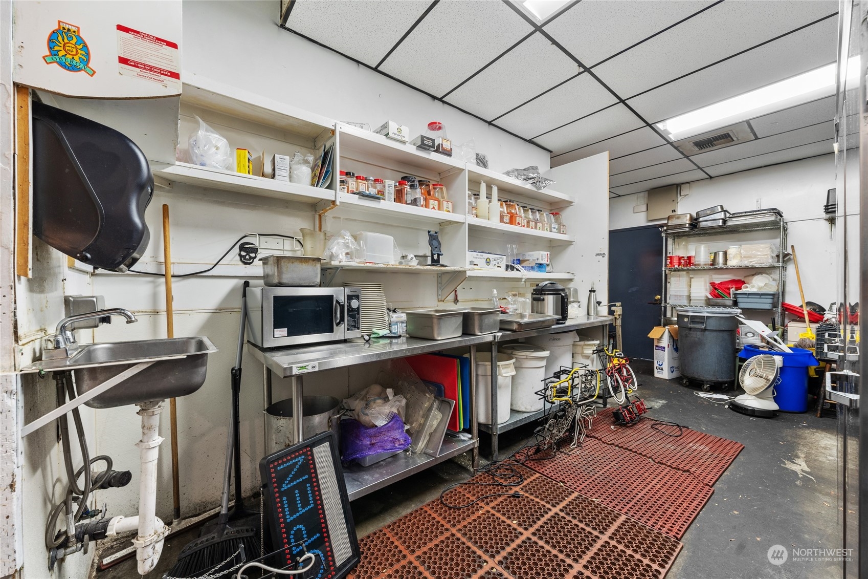 351 Park Avenue Property Photo 35
