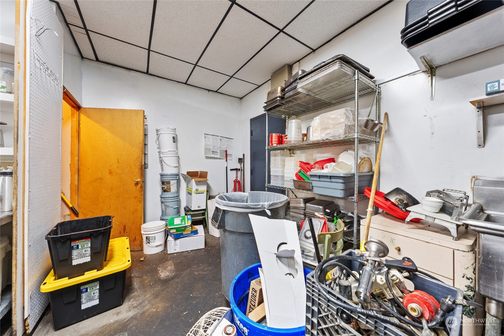 351 Park Avenue Property Photo 37