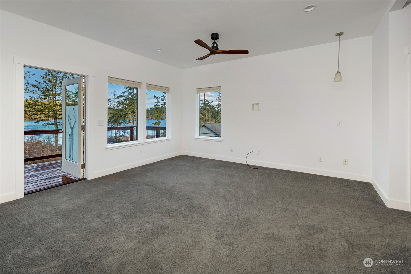 303 Woodpecker Lane Property Photo 8