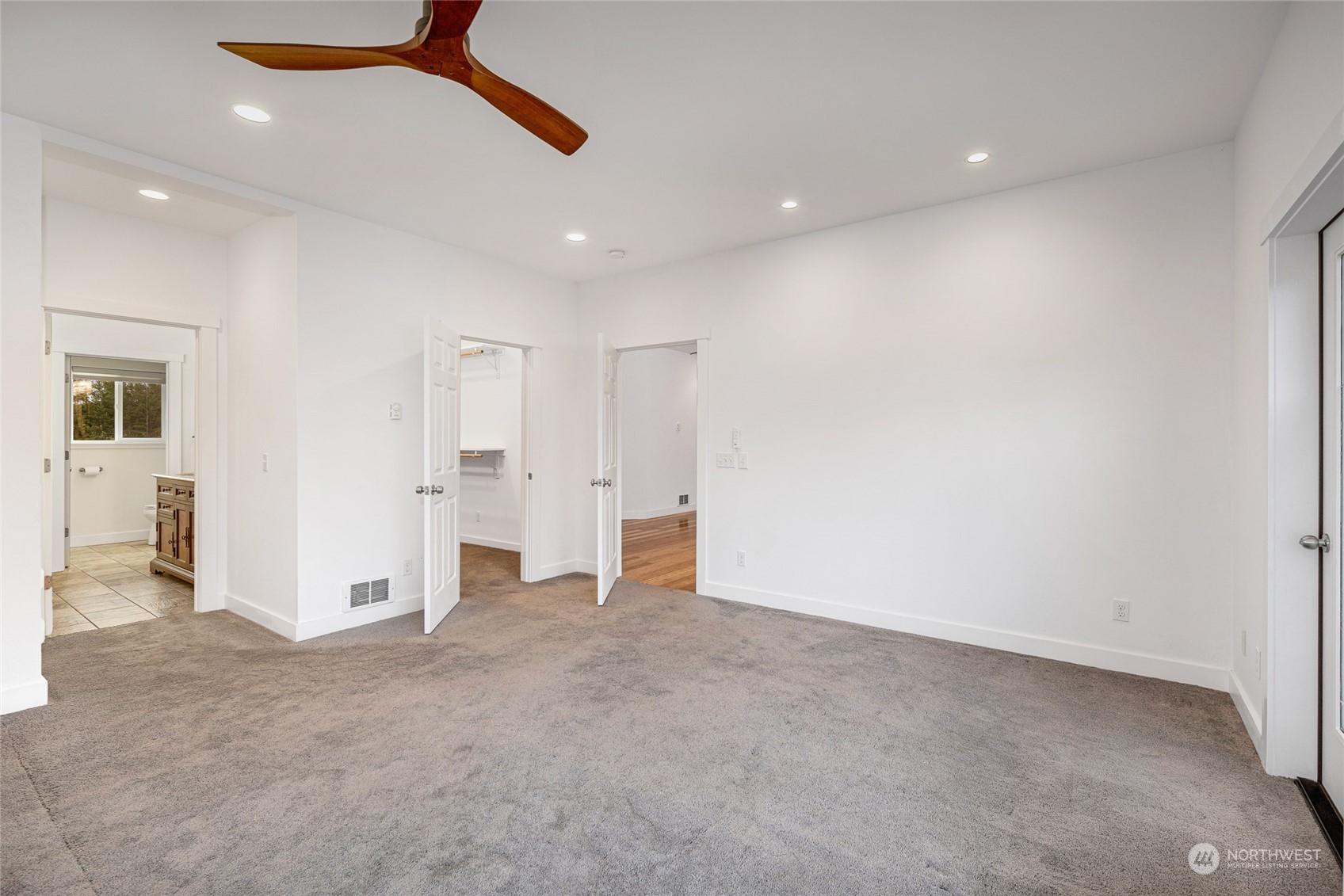 303 Woodpecker Lane Property Photo 13