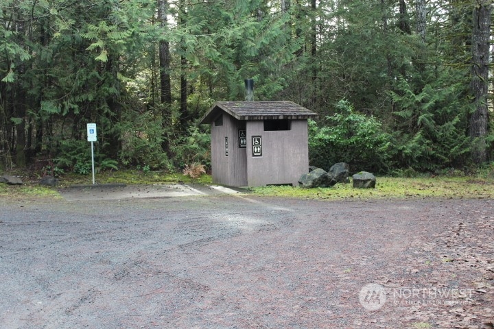 680 Ne Haven Lake Drive Property Photo 7