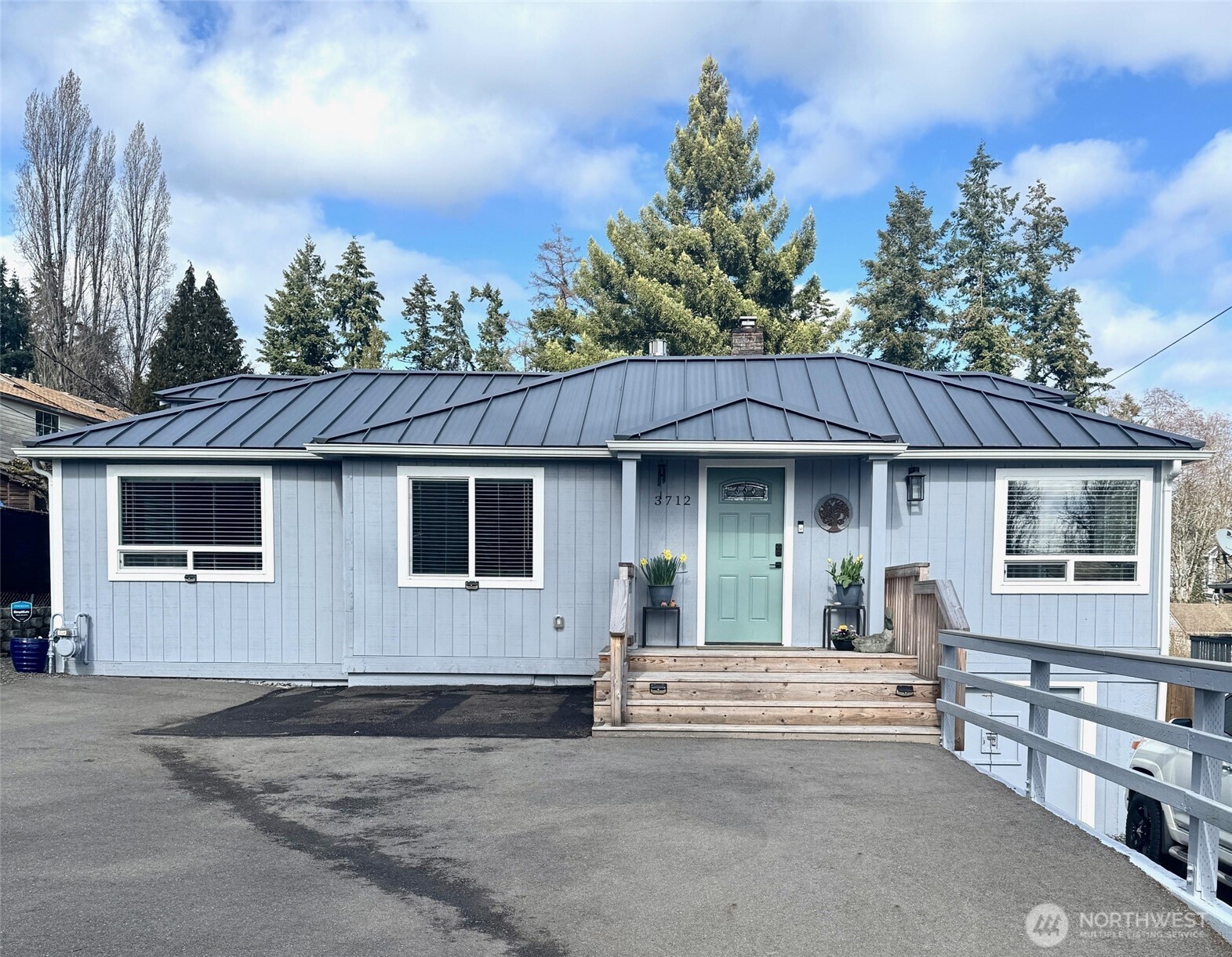 3712 Nw Munson Street Property Photo