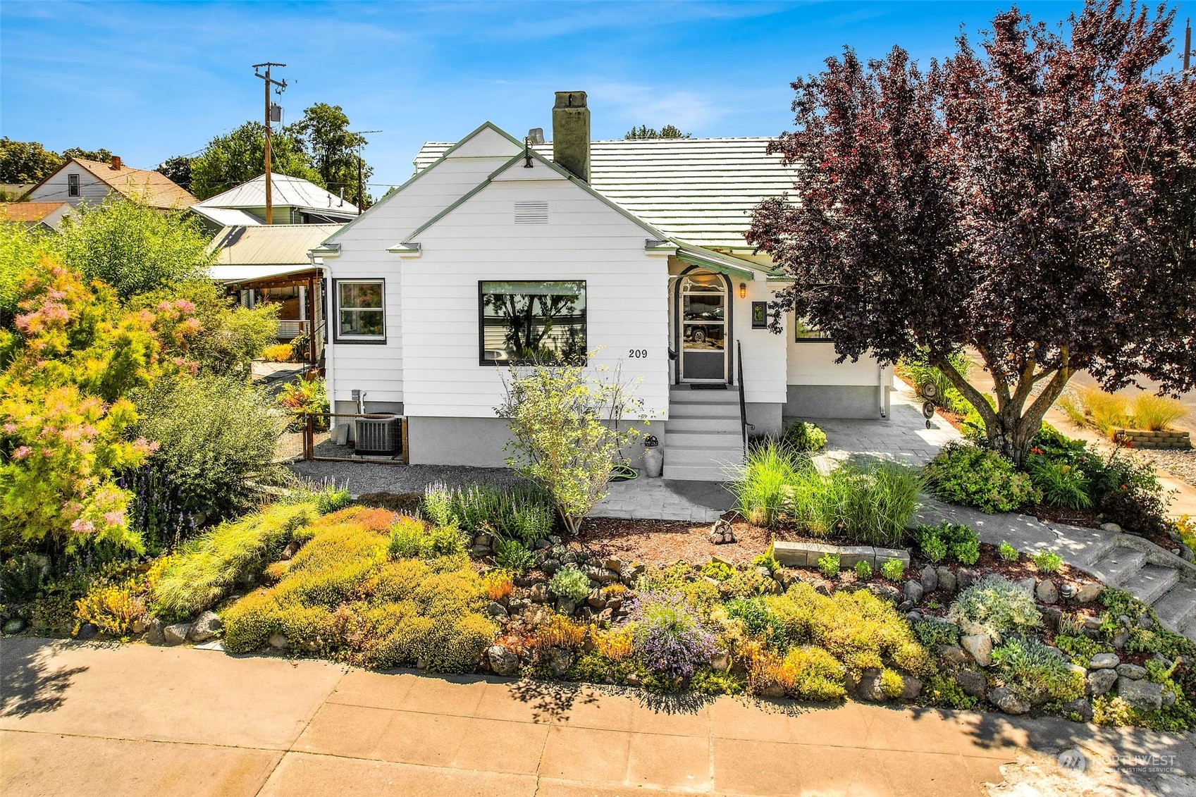 209 W 3rd Avenue Property Photo