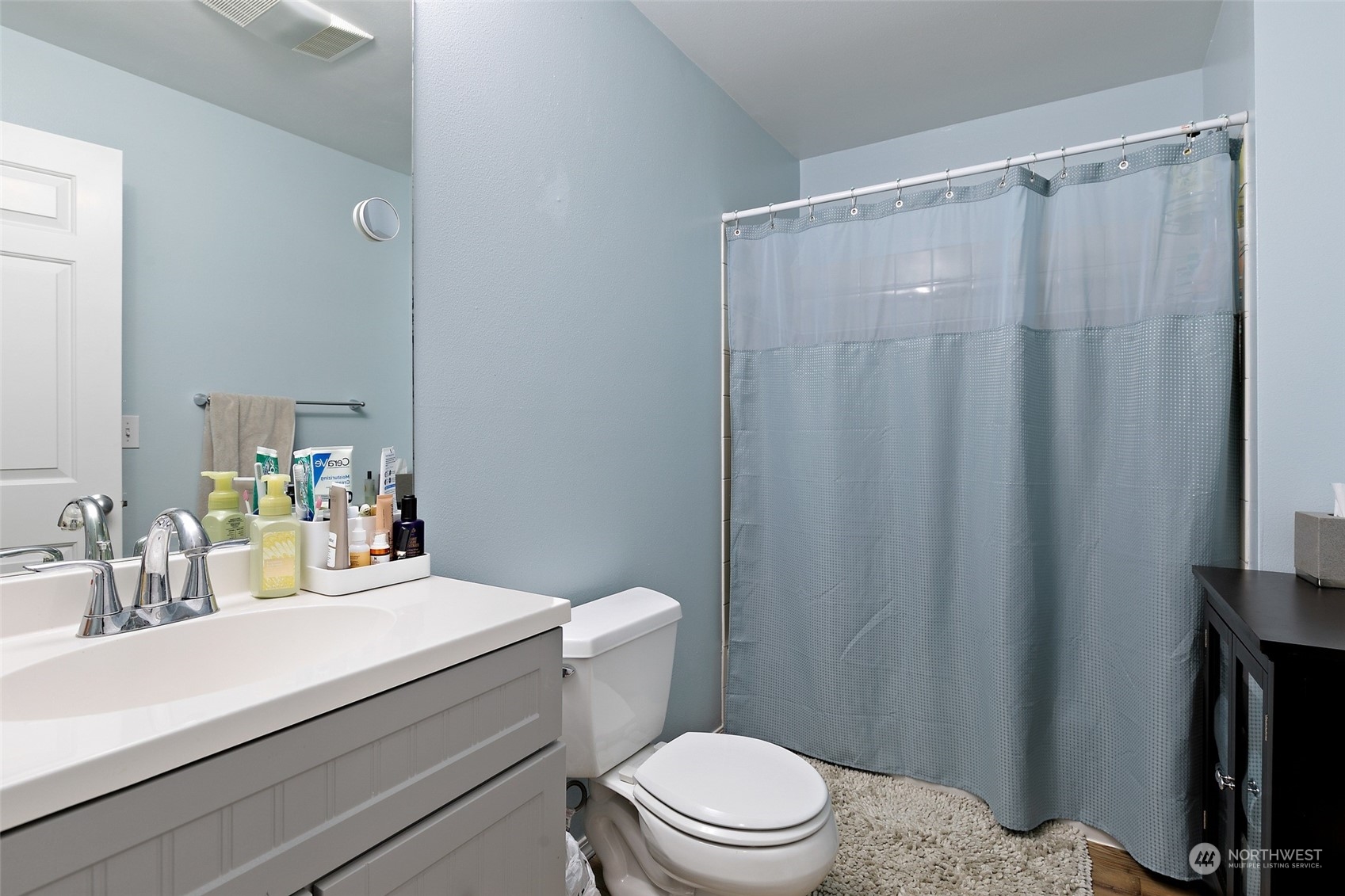 4026 Stone Way 403 Property Photo 12
