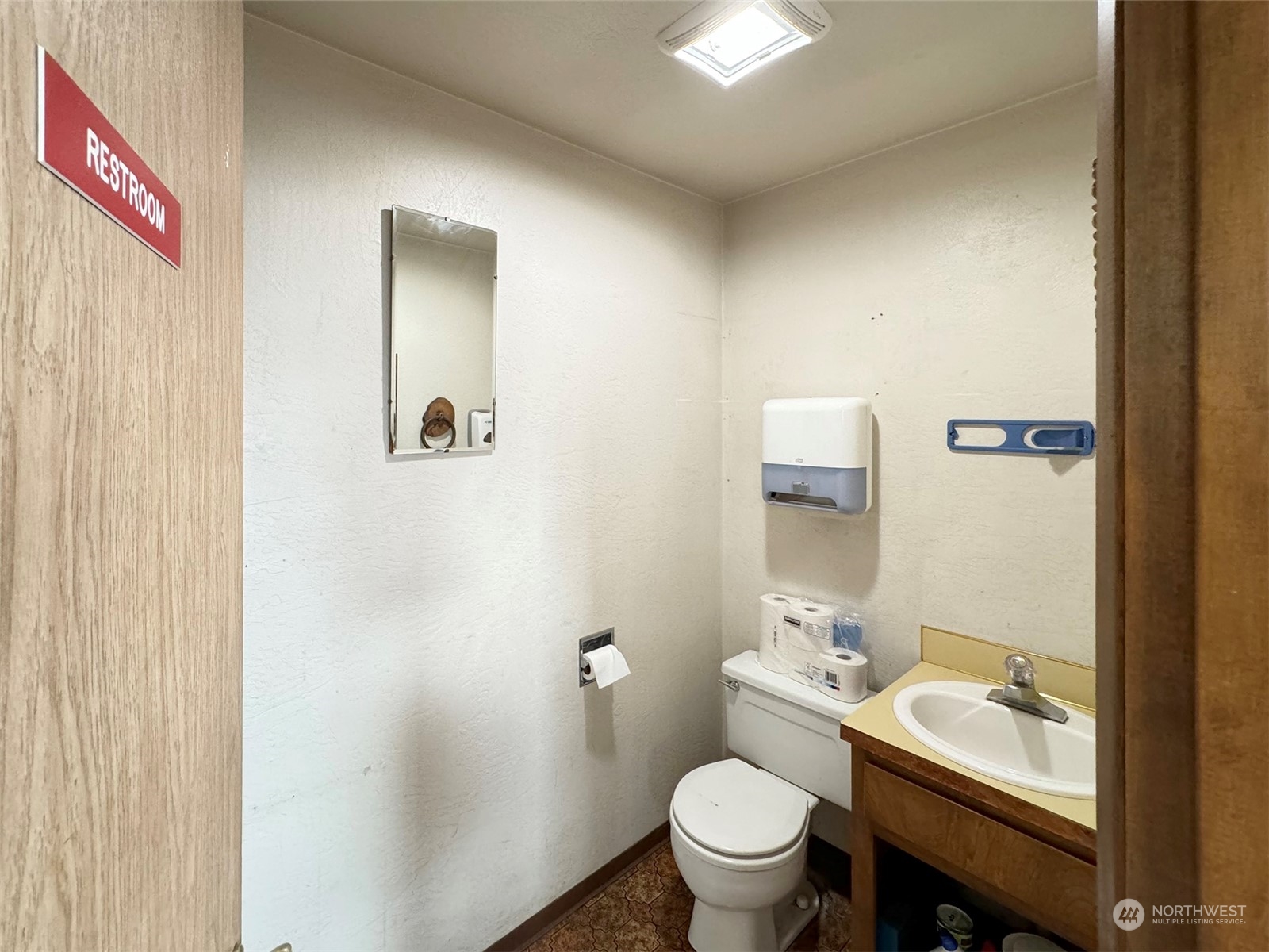275 S Seventh Avenue Property Photo 10