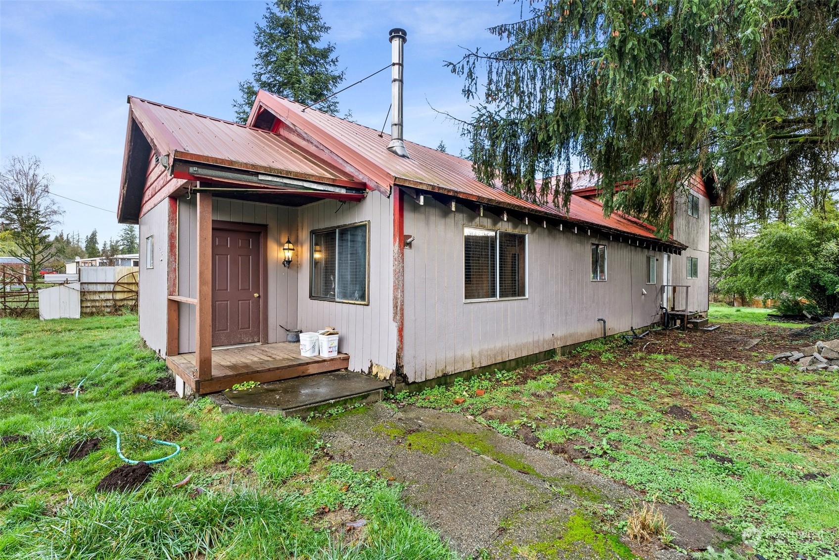 32 Fairley Street Property Photo 1