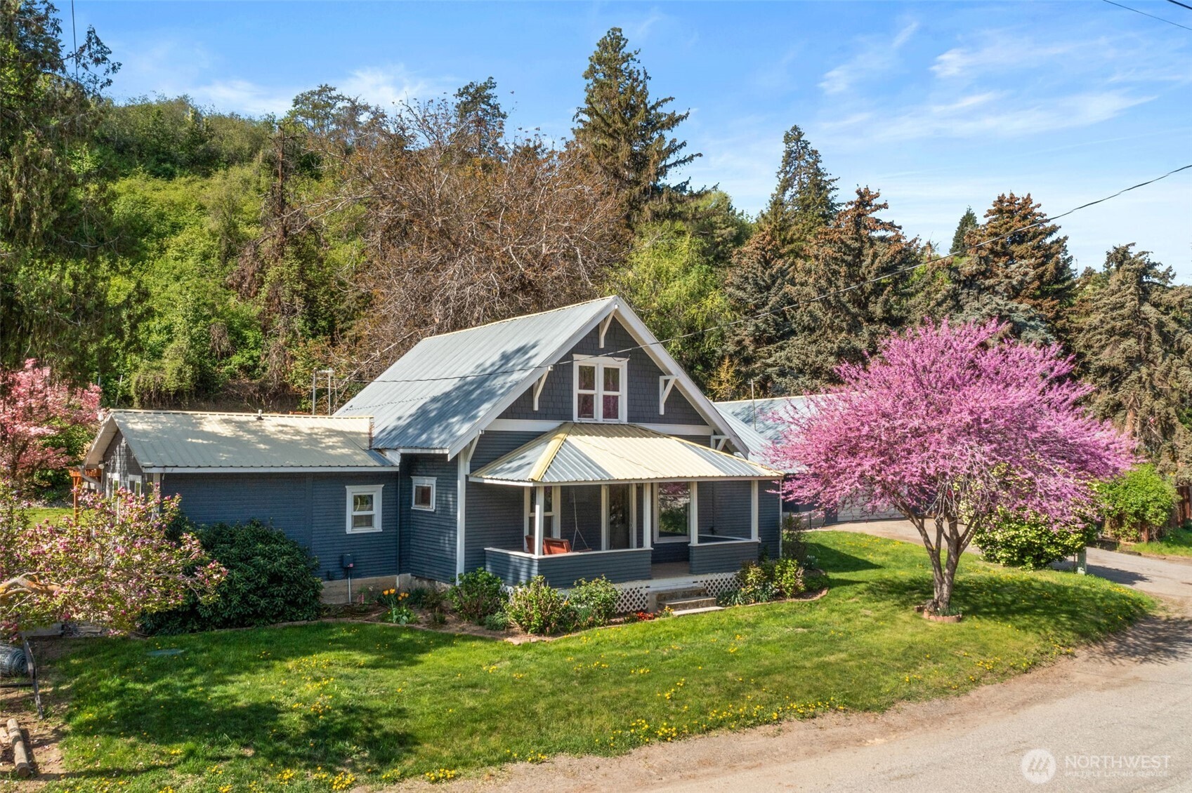 4693 Valley Street Property Photo