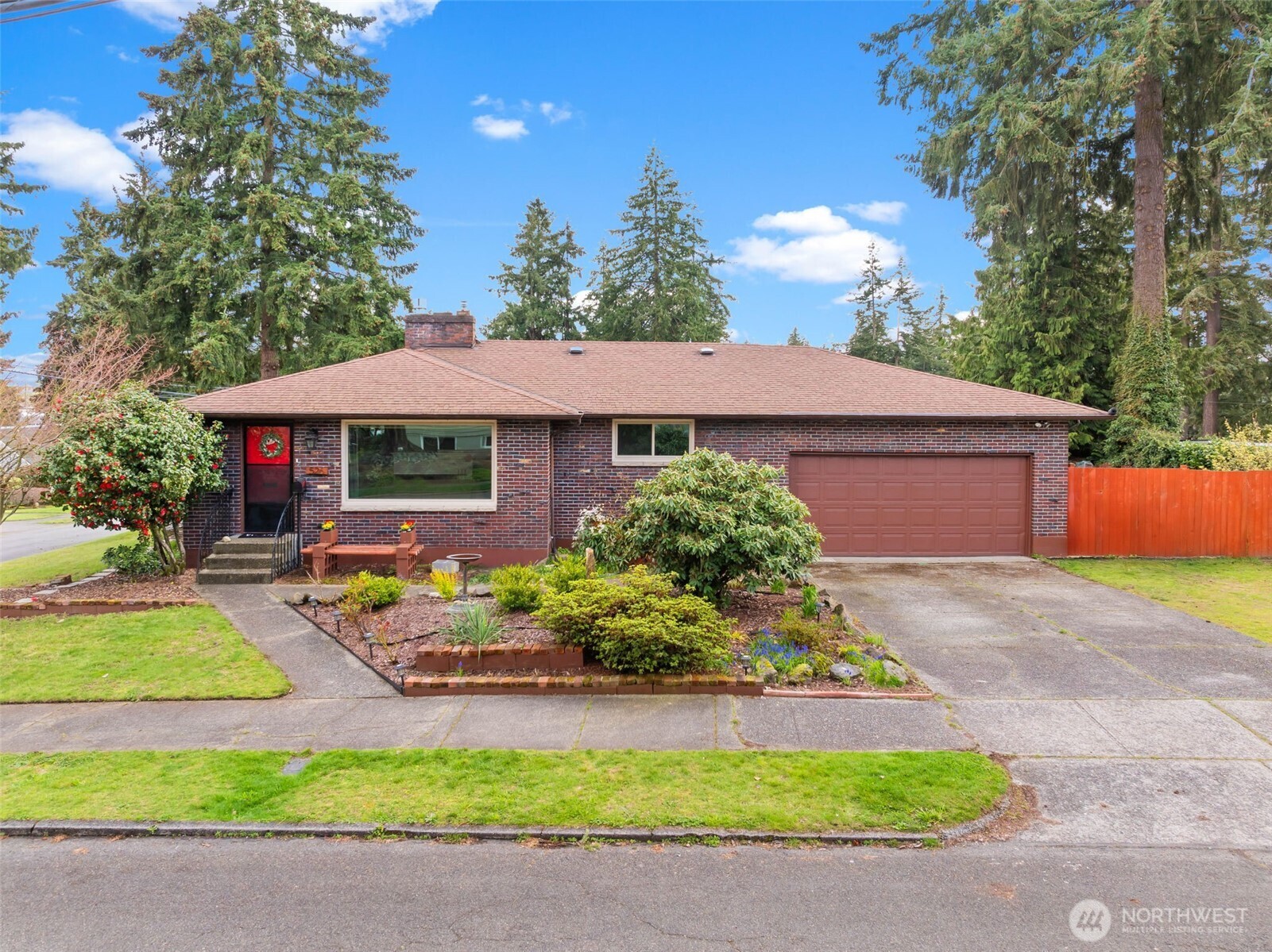 526 Summit Avenue Property Photo