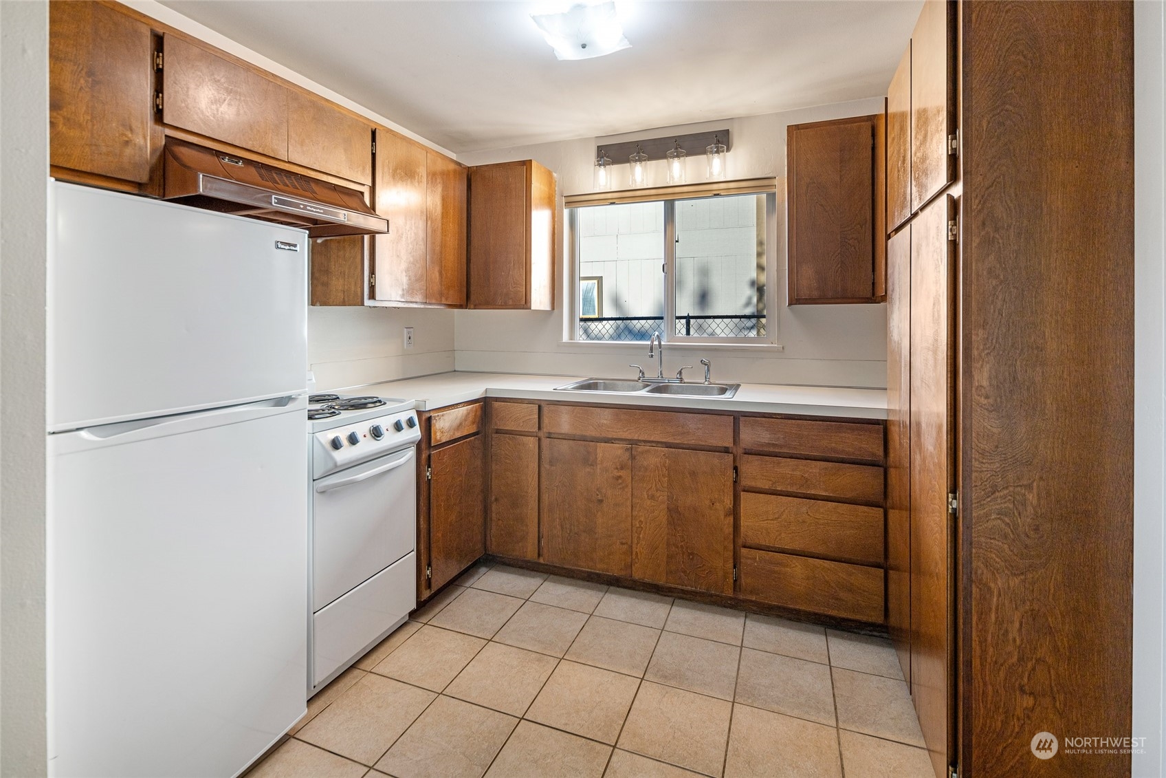 479 Elsworth Avenue Property Photo 9