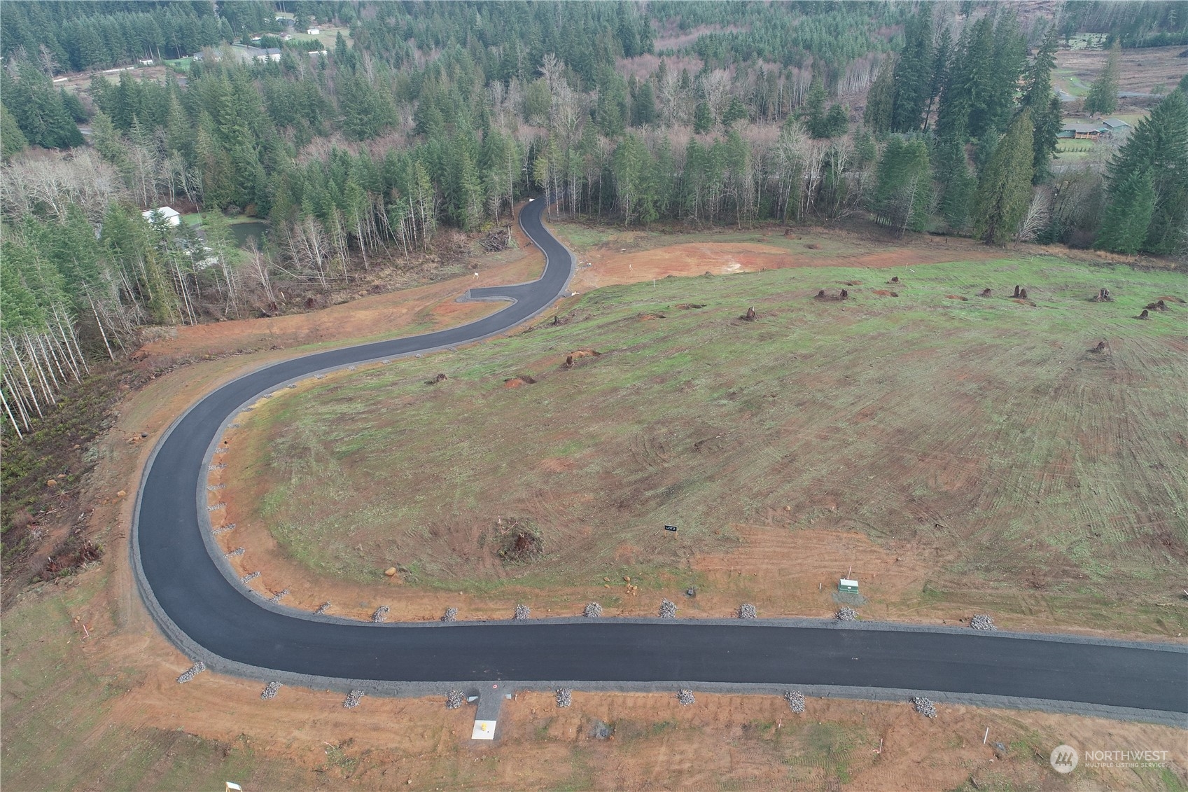 201 Ash Mountain Drive Property Photo 3