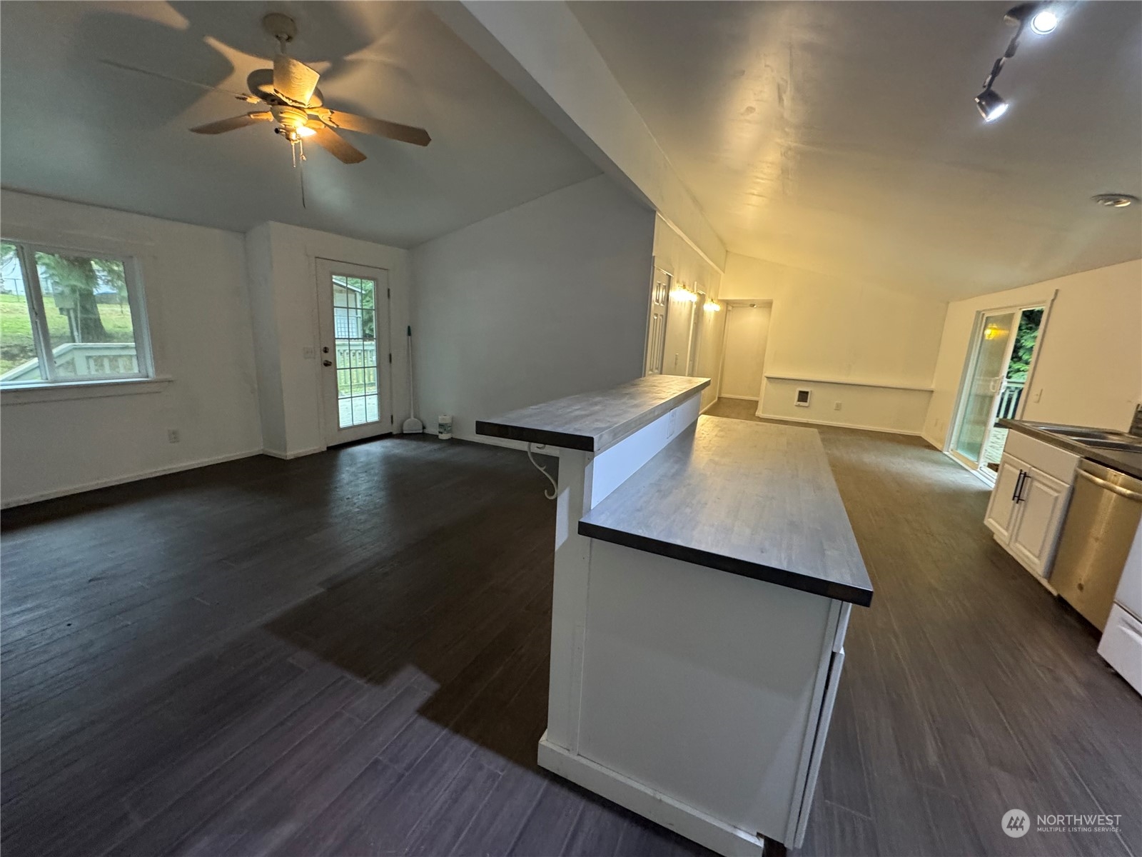 46503 Baker Loop Road Property Photo 6