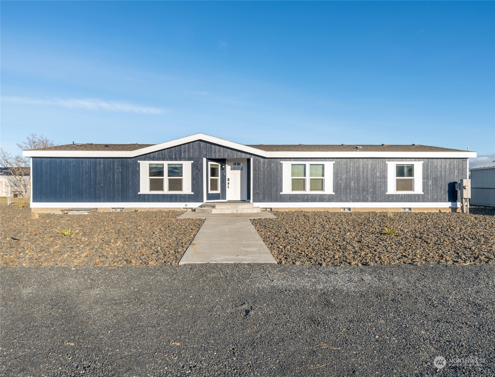 734 Lakeside Way Property Photo