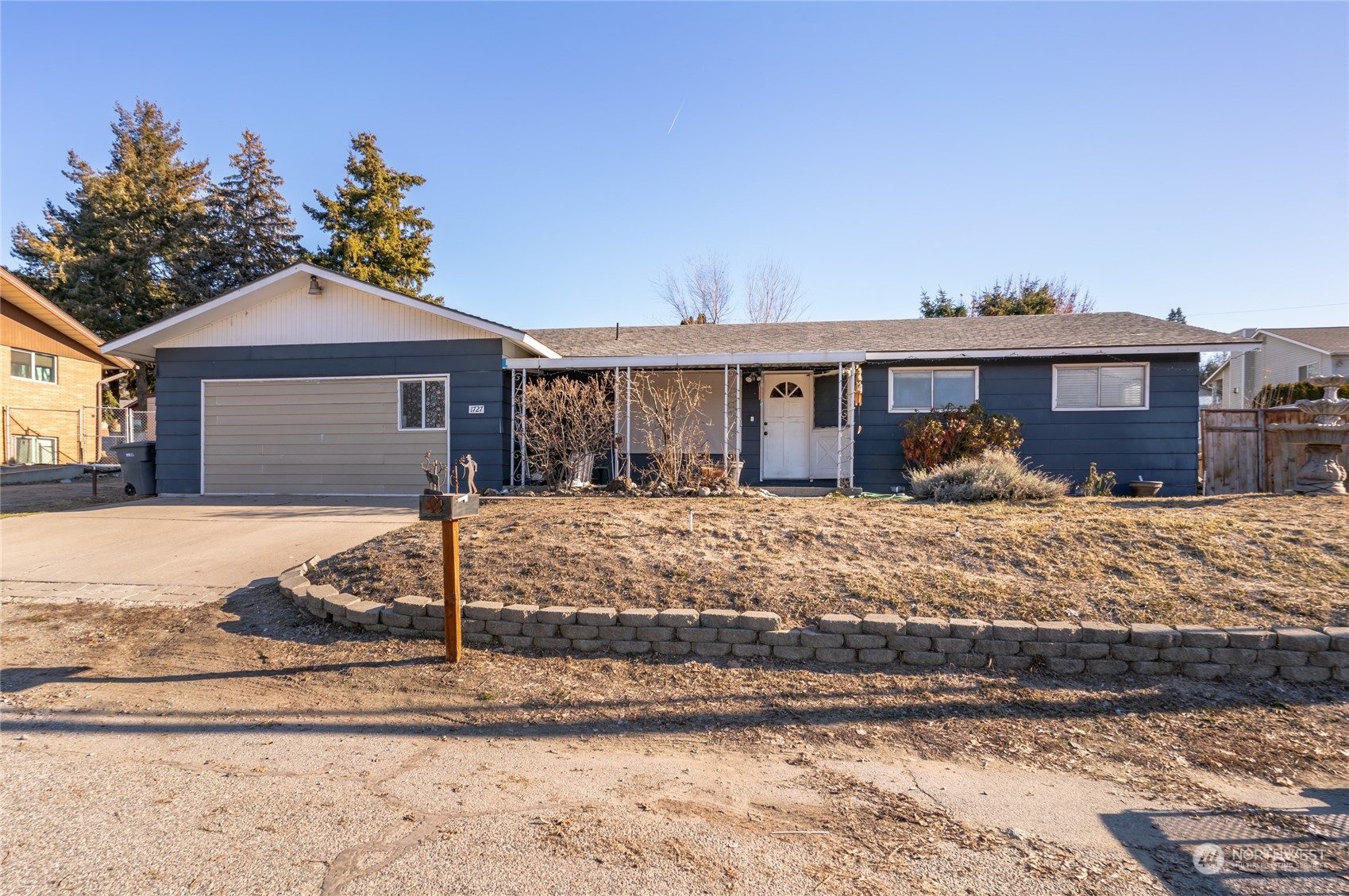1727 Sunset Highway Property Photo 1