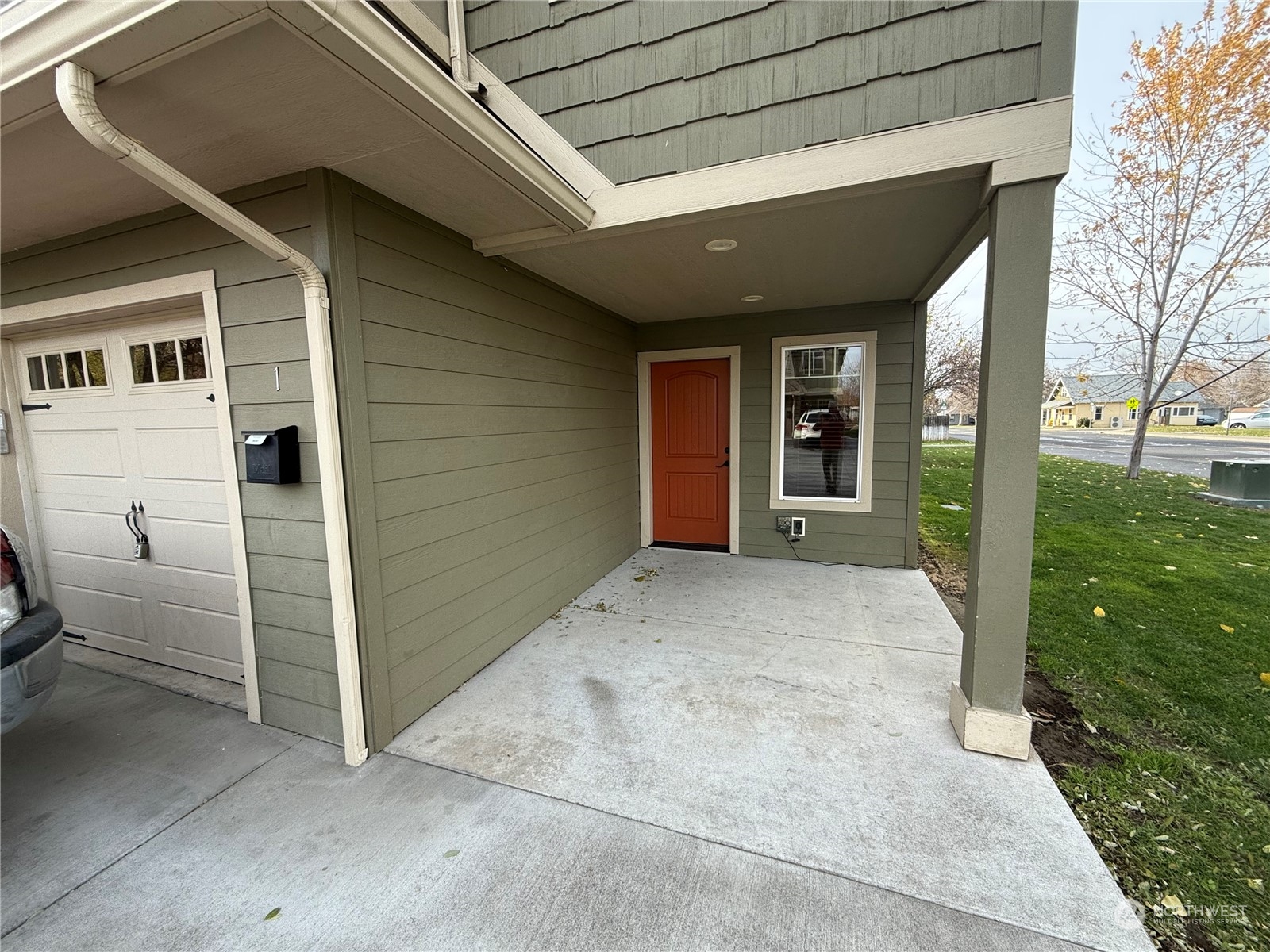 218 E Whitman Drive Property Photo 6