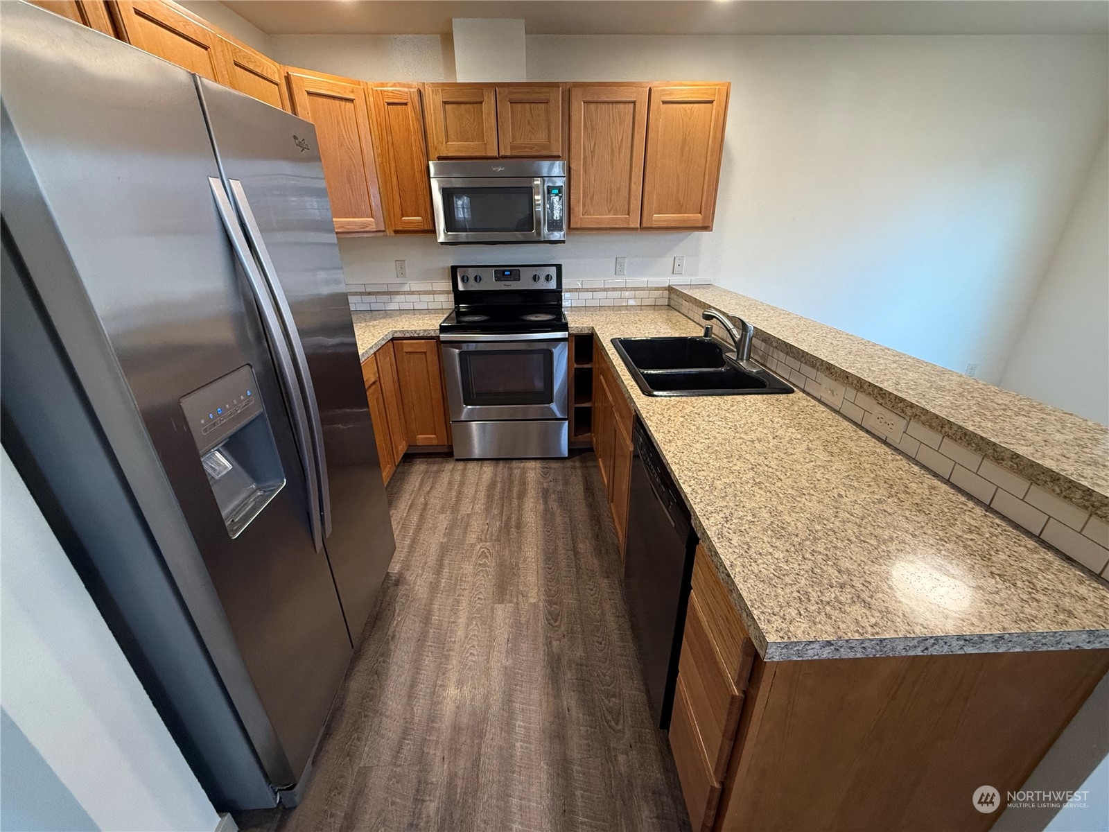 218 E Whitman Drive Property Photo 13