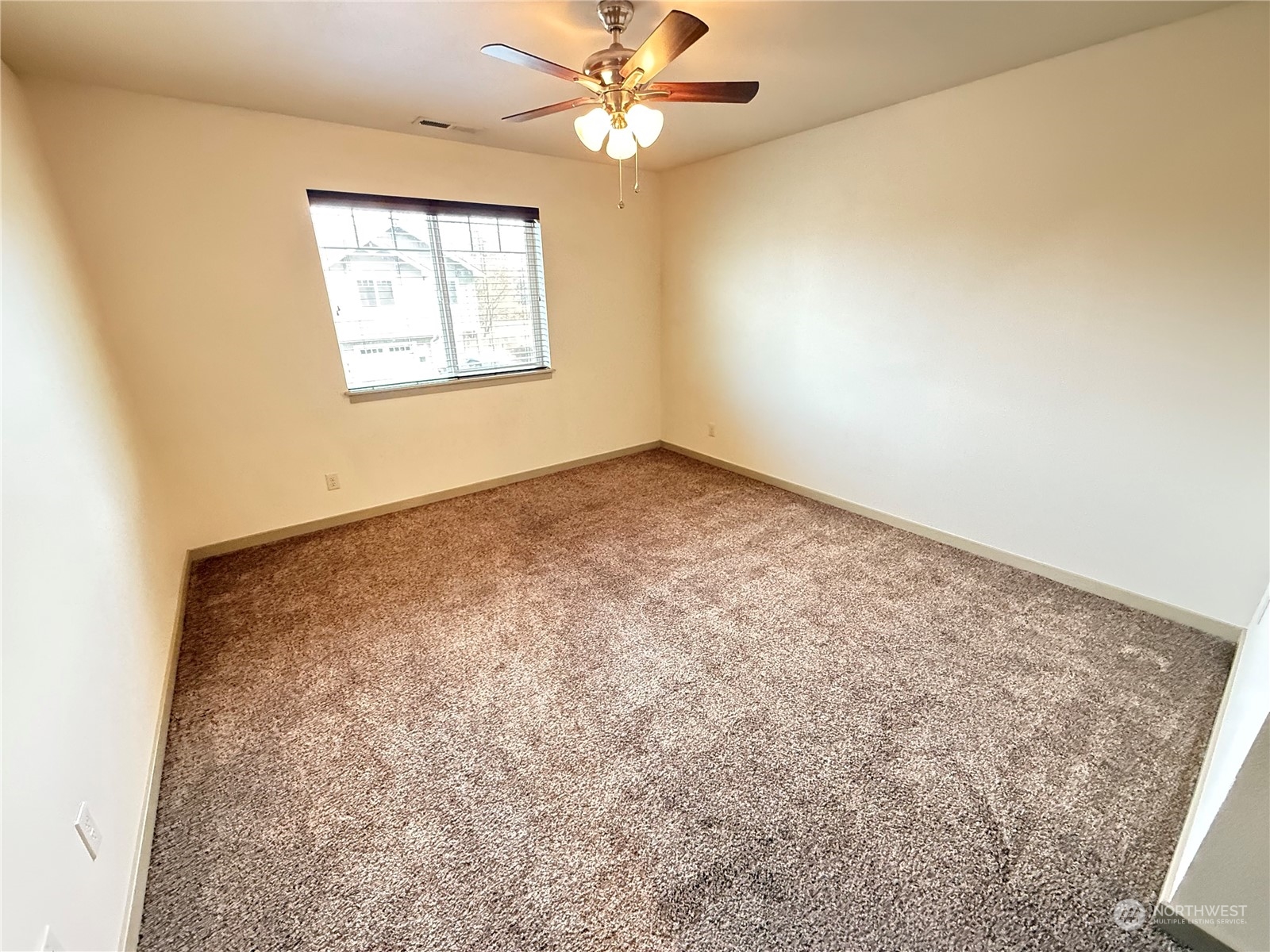 218 E Whitman Drive Property Photo 15