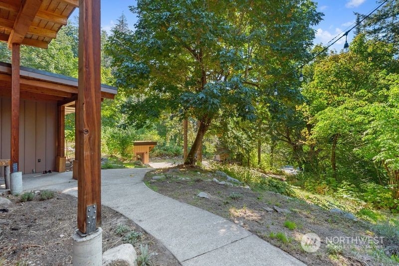 23510 White River Road Property Photo 5