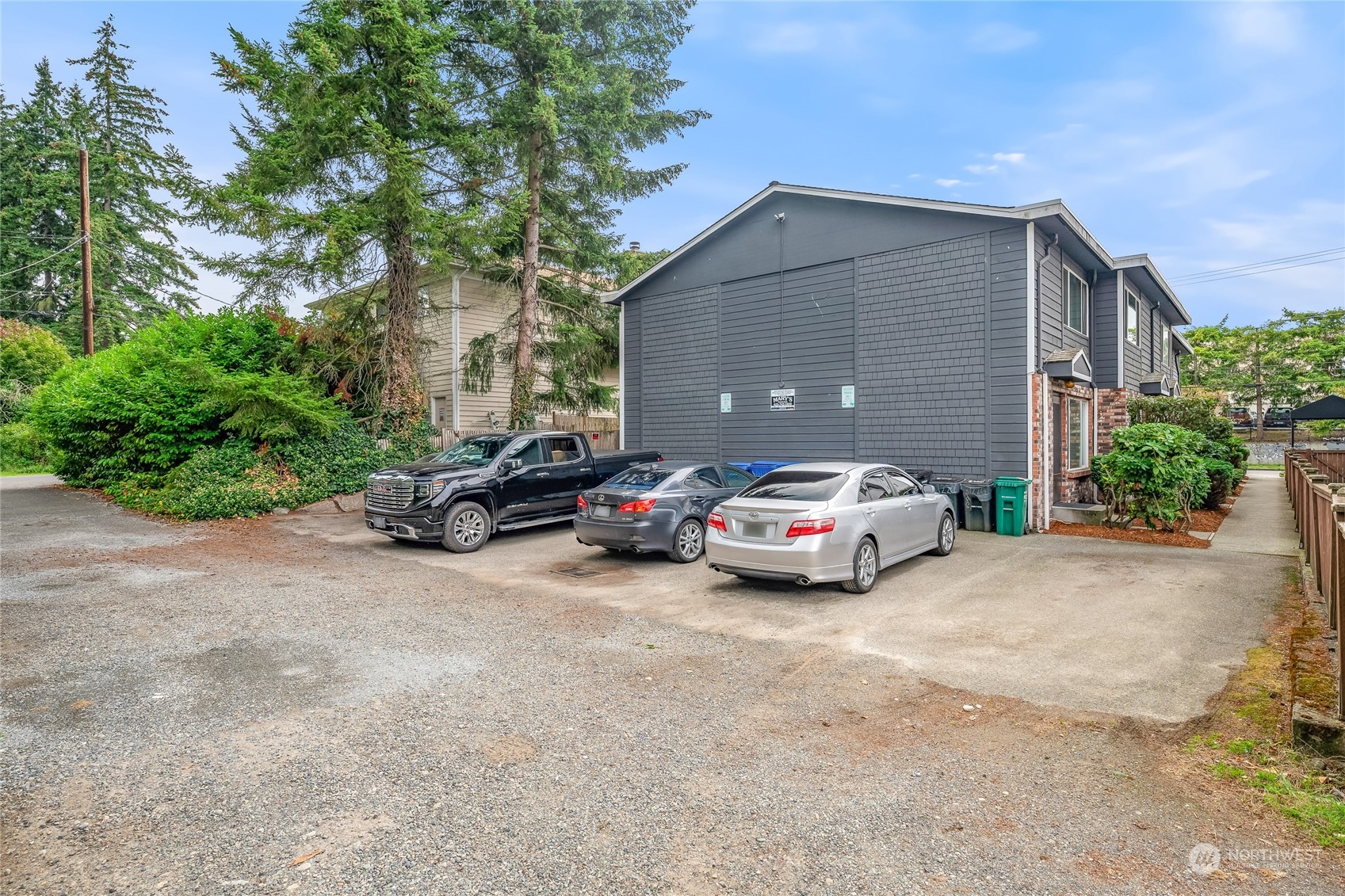 1220 N 137th Street Property Photo 3