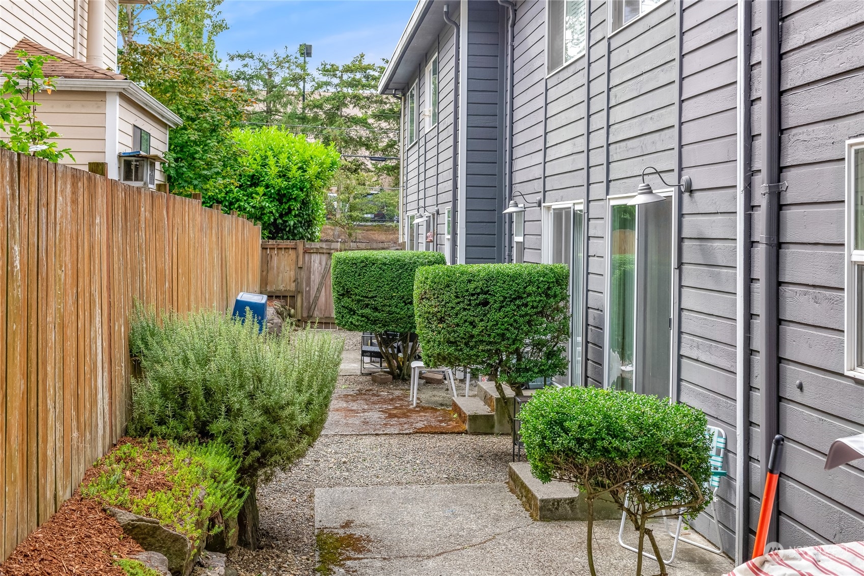 1220 N 137th Street Property Photo 8