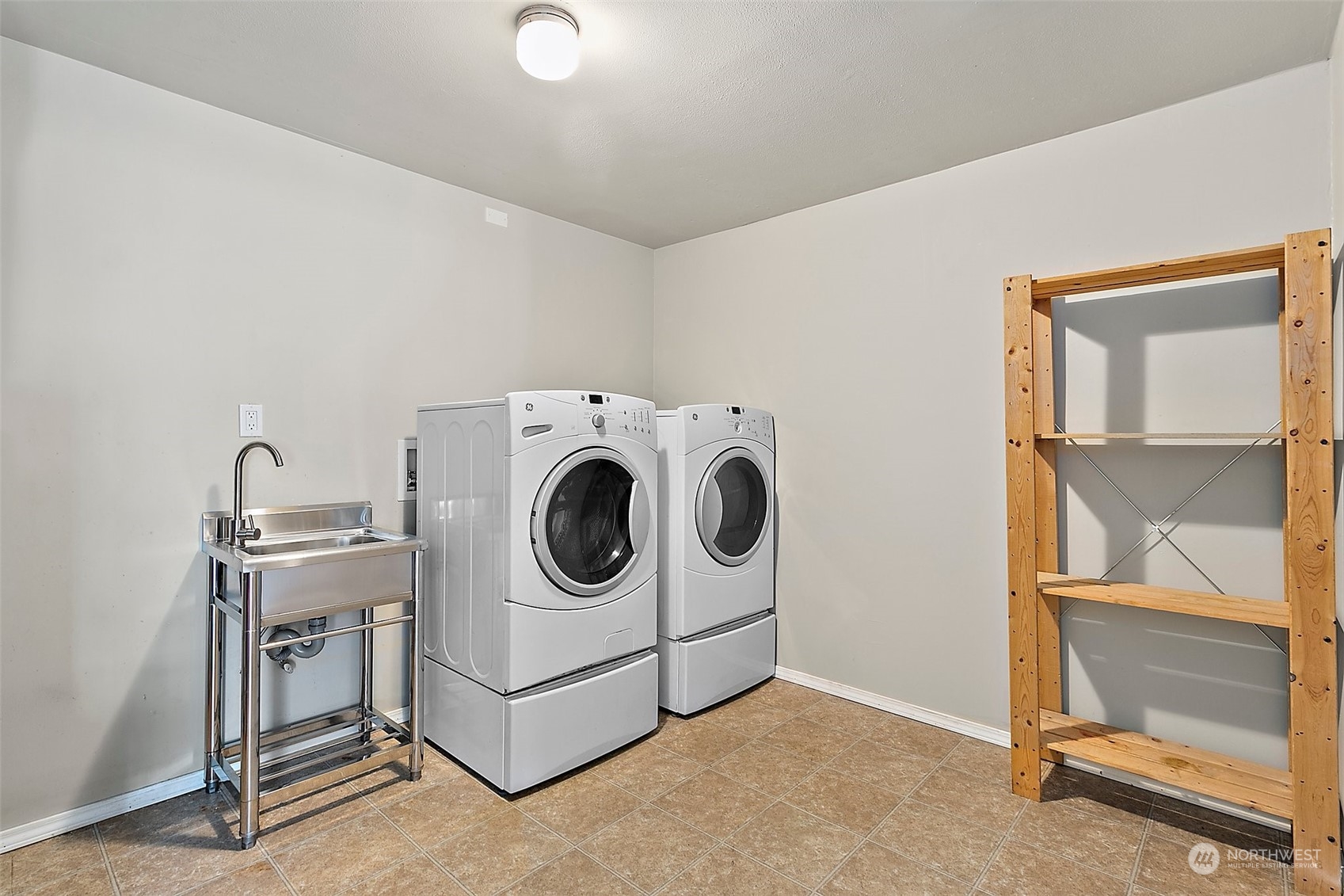 16421 64th Street Property Photo 13