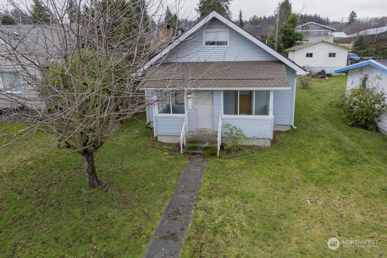 916 E 7th Property Photo