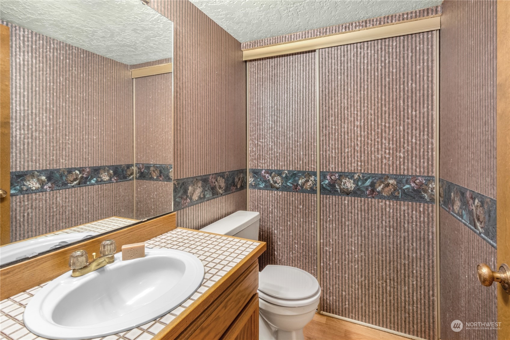 1805 Village Green Drive 2 Property Photo 11