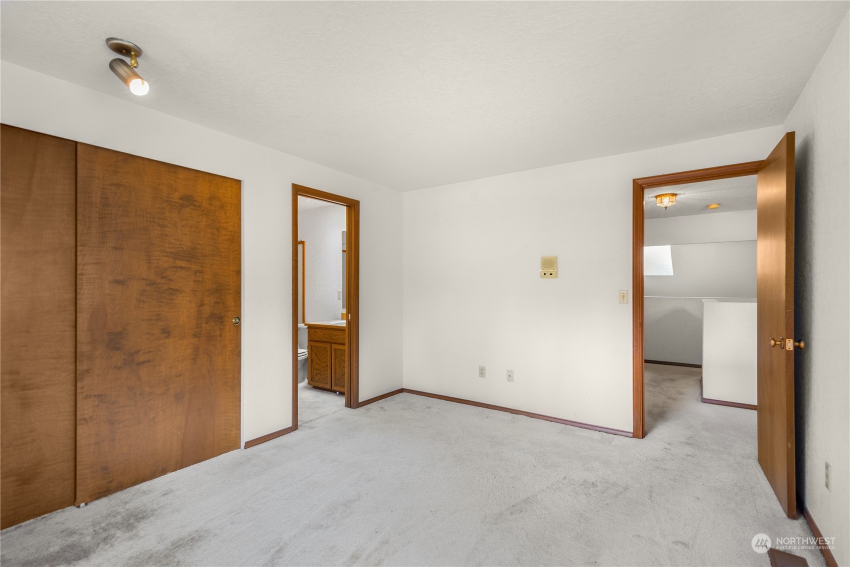 1805 Village Green Drive 2 Property Photo 17