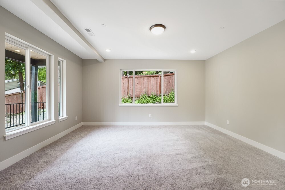 1827 216th Place Property Photo 3