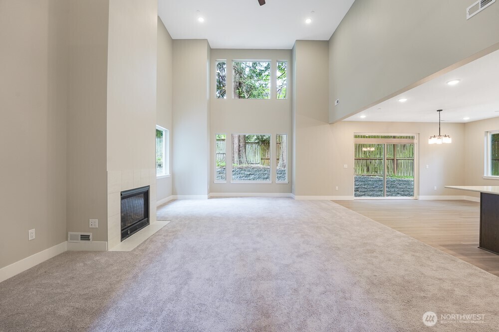 1827 216th Place Property Photo 9