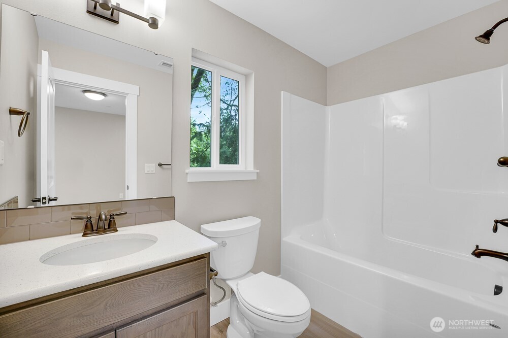 1827 216th Place Property Photo 18
