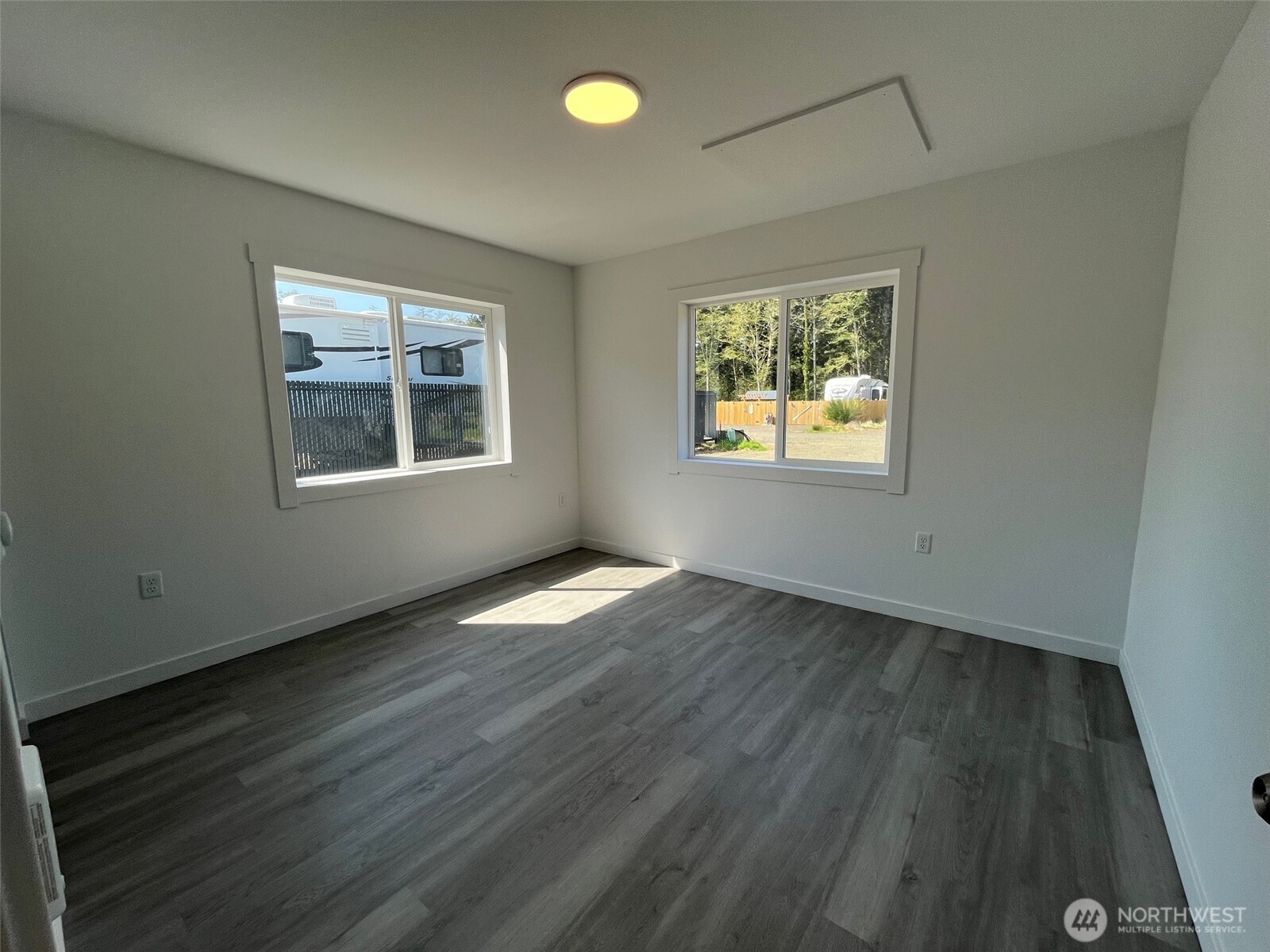 1306 Melbourne Court Property Photo 16