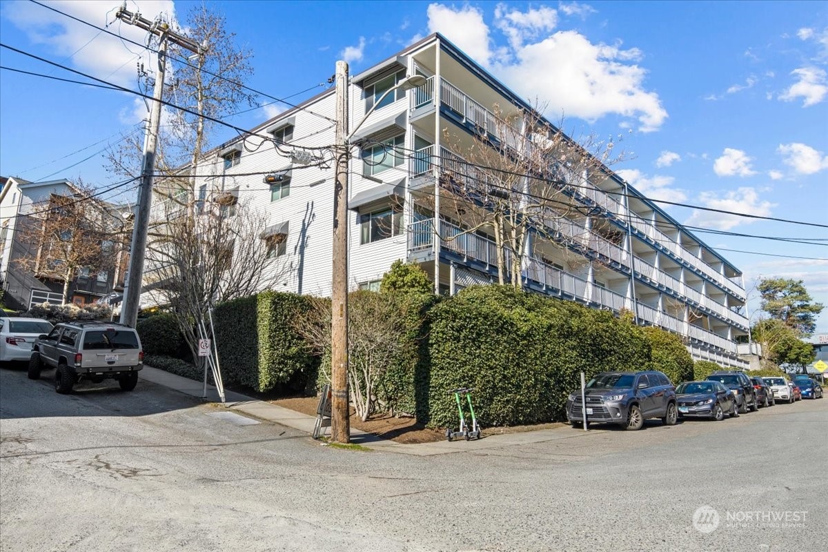 762 Hayes Street 18 Property Photo 1