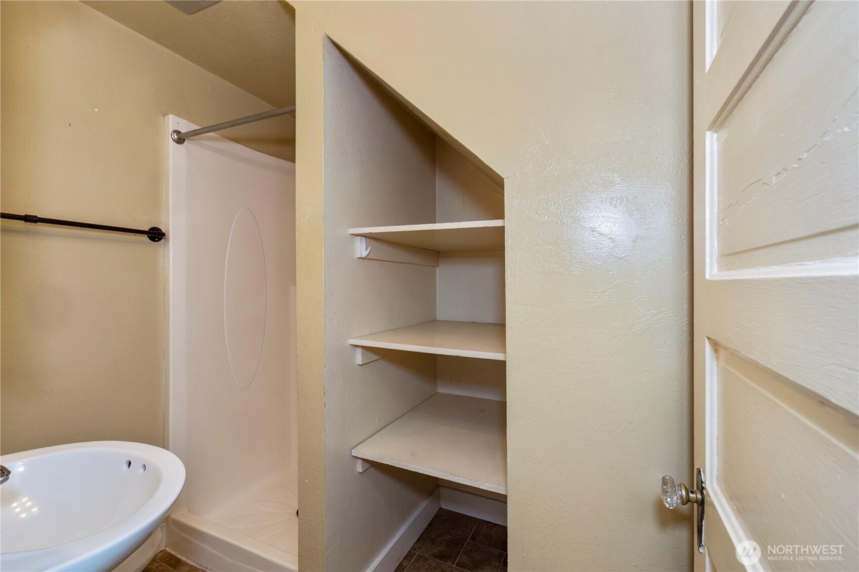 1715 Elizabeth Avenue Property Photo 9
