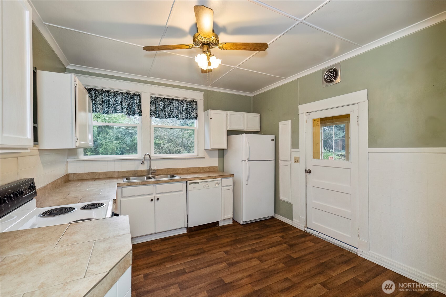 1715 Elizabeth Avenue Property Photo 11