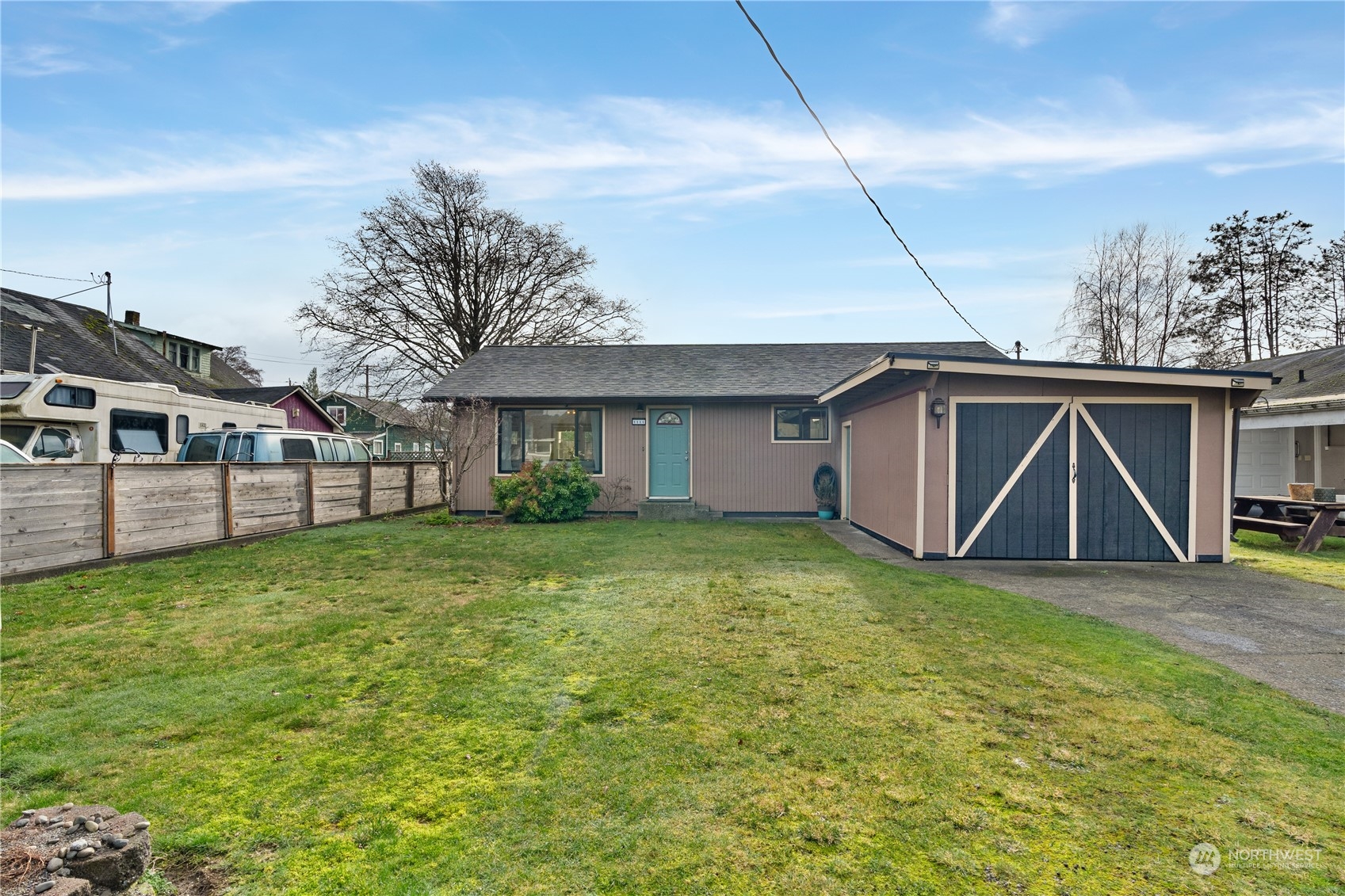 1111 W Perry Street Property Photo