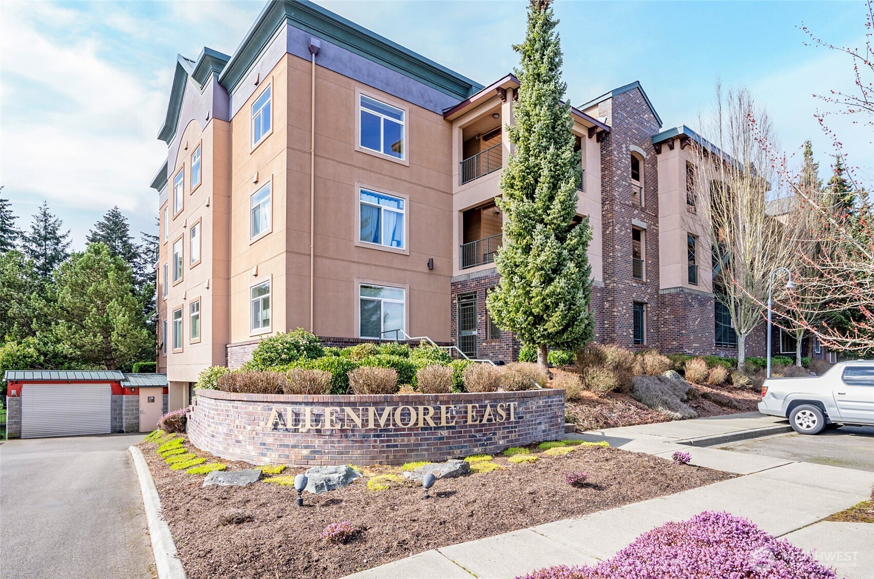 2440 S Steele Street 303