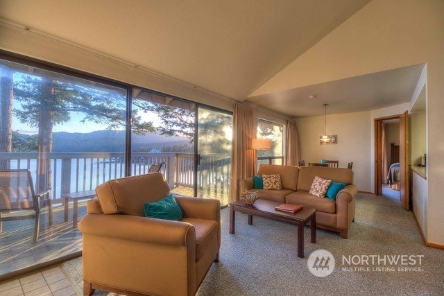 2087 Rosario Road Property Photo 9
