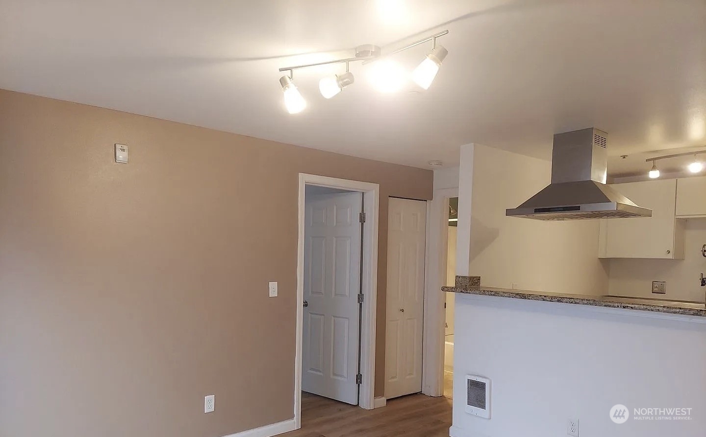 323 S 30th Street Property Photo 4