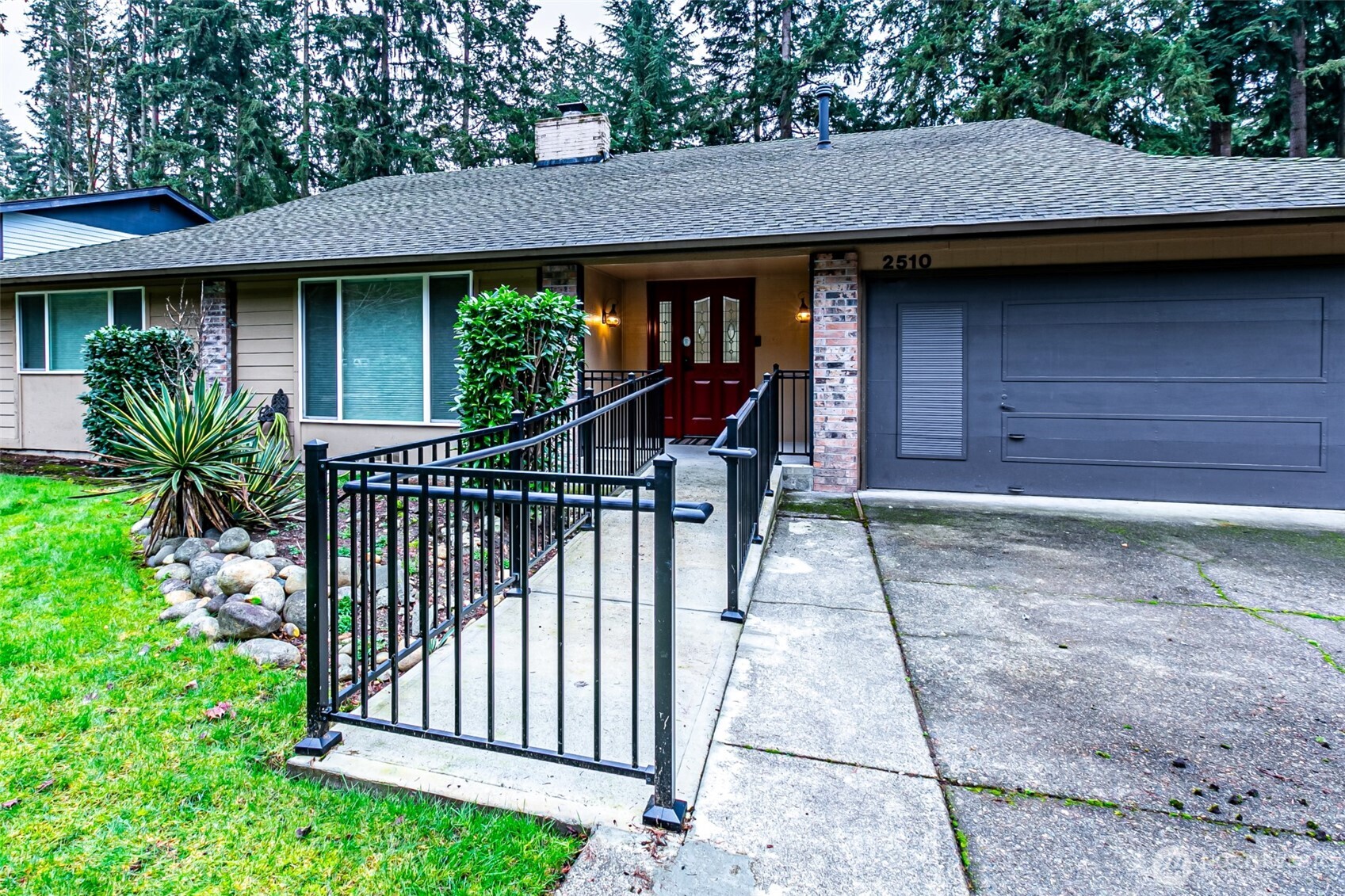 2510 32nd Avenue Property Photo 4