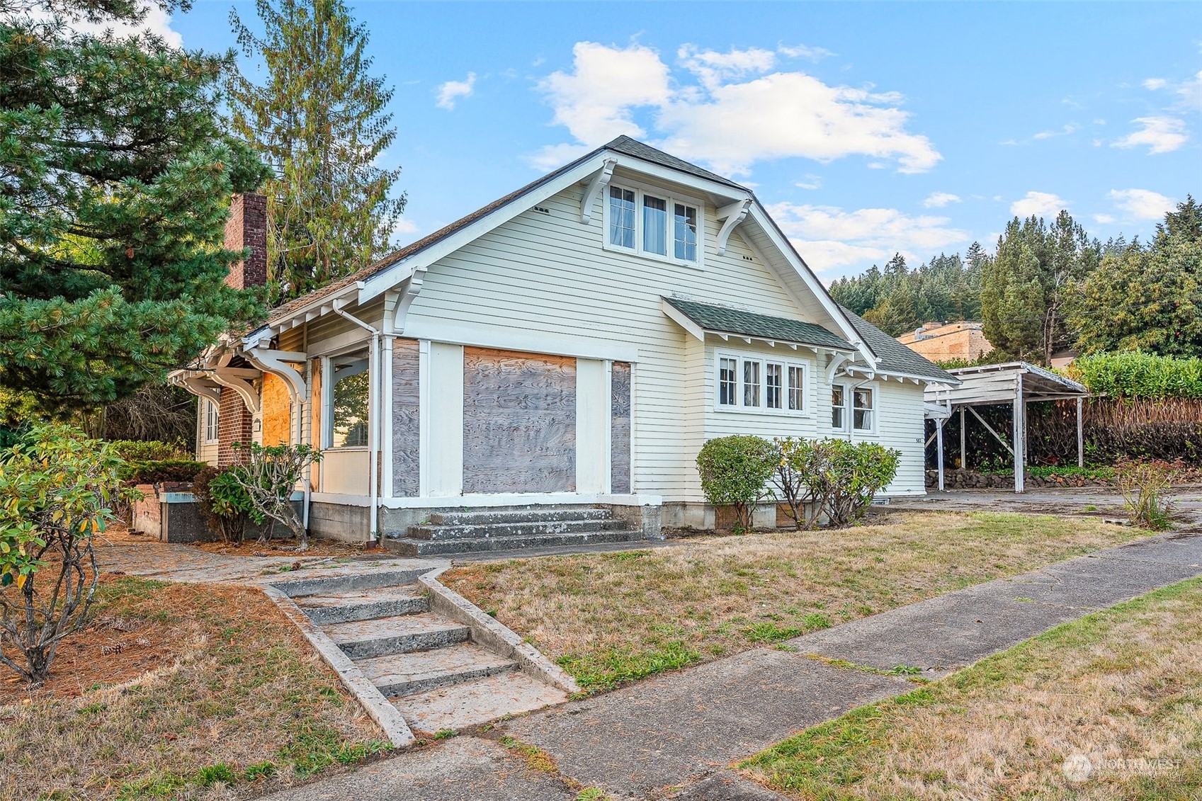 582 S Market Boulevard Property Photo 6