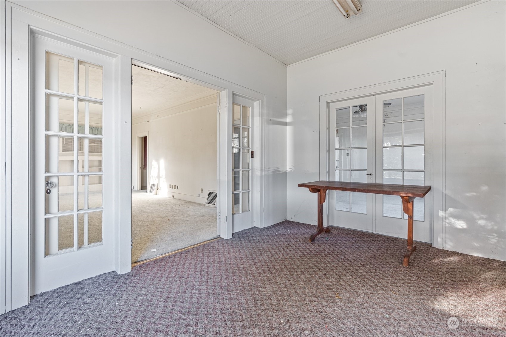 582 S Market Boulevard Property Photo 9