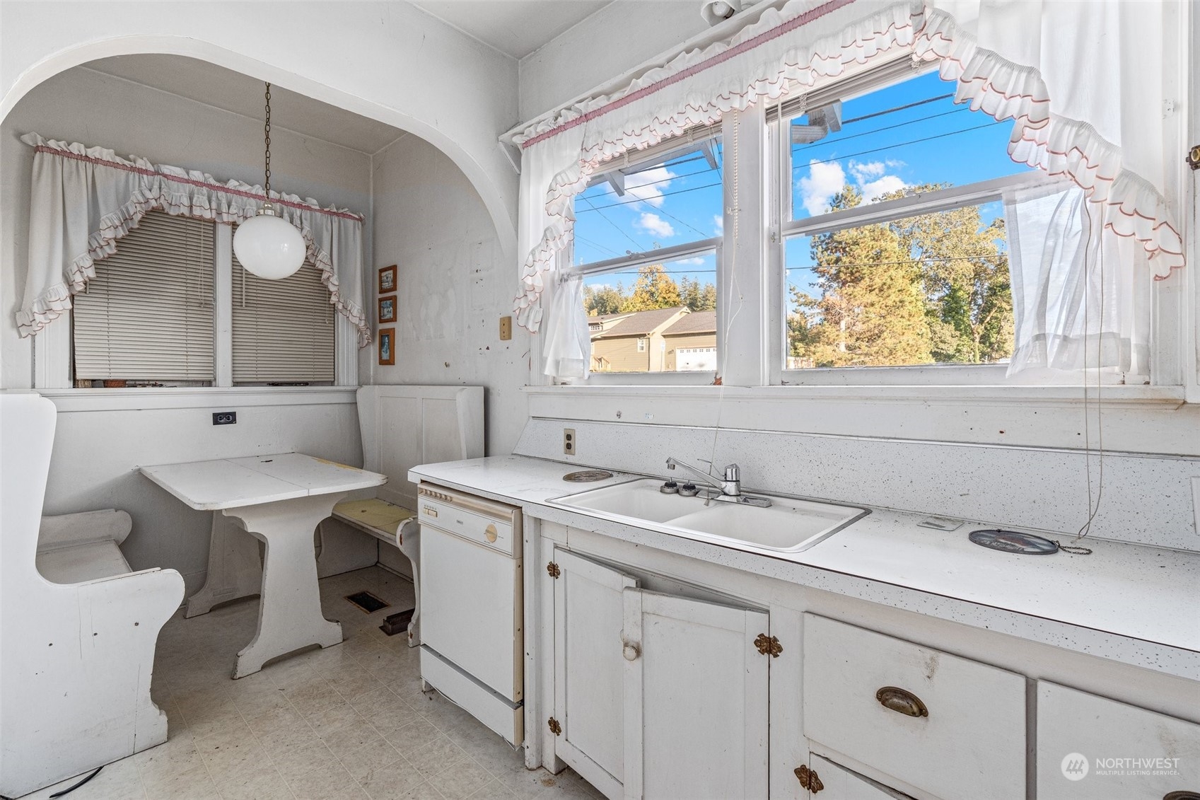 582 S Market Boulevard Property Photo 18