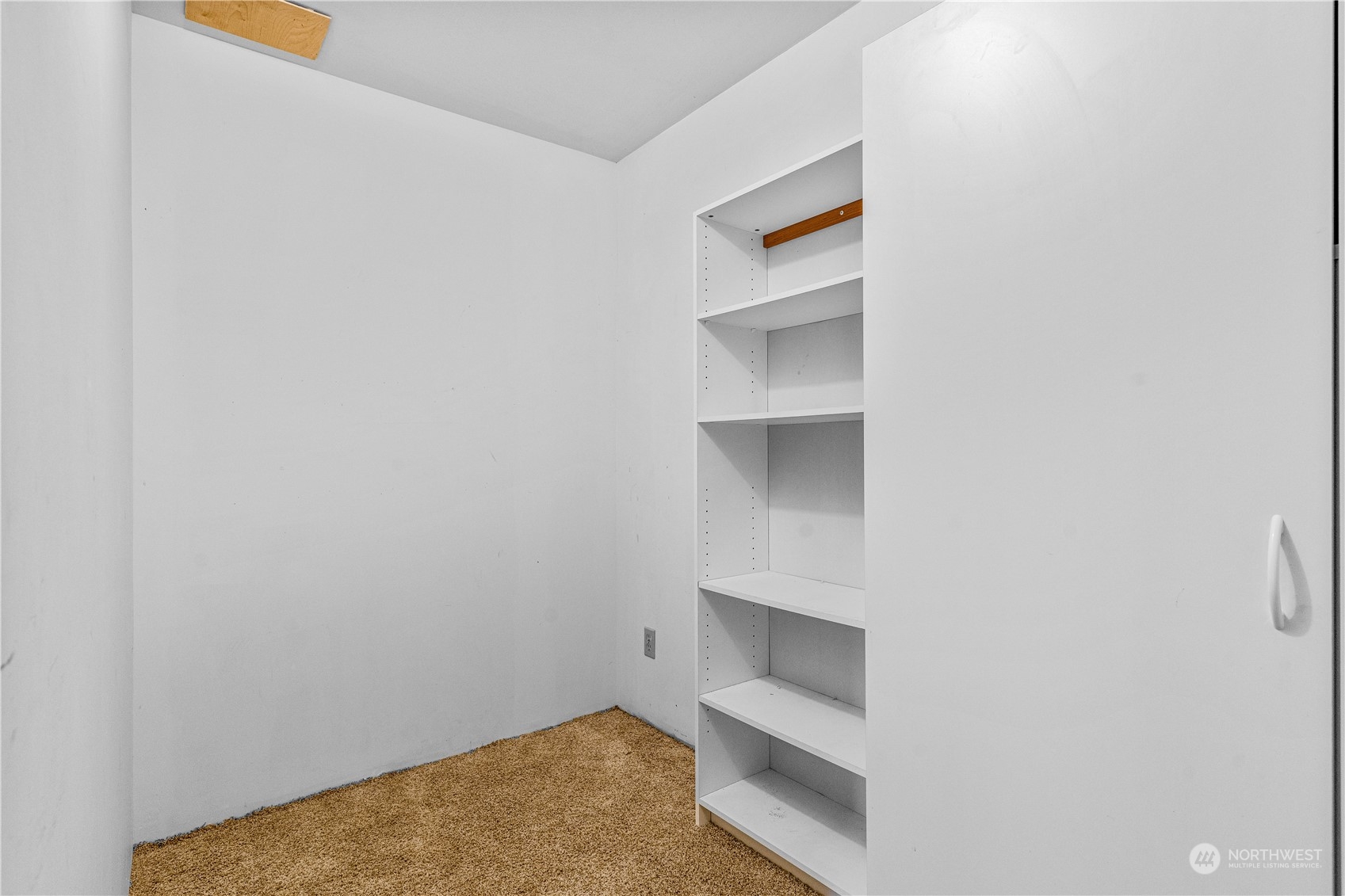 11820 84th Street Property Photo 12