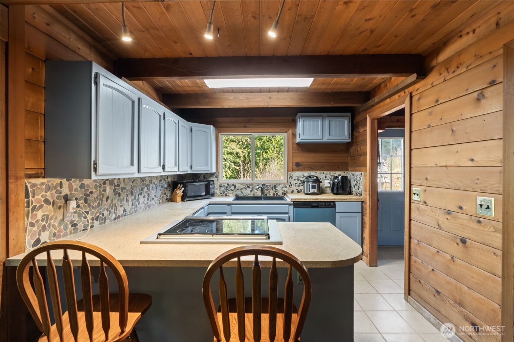 2488 E Hoquiam Road Property Photo 8