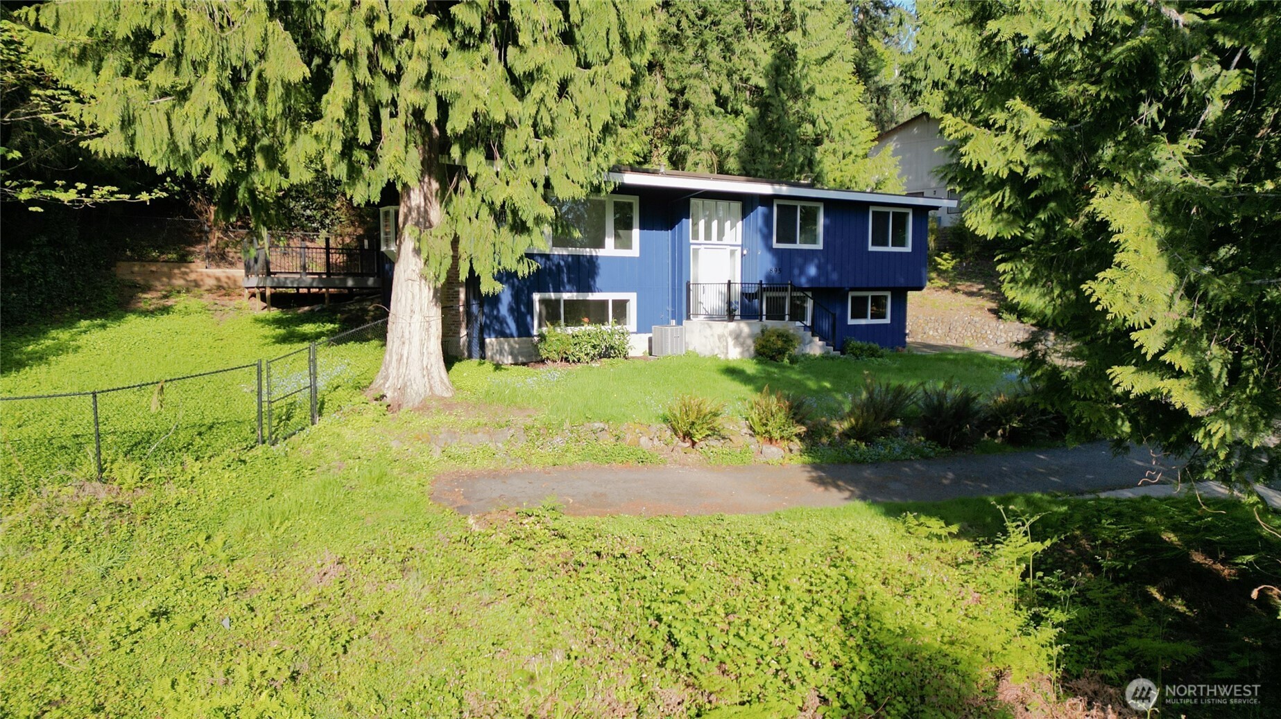 895 Wildwood Boulevard Property Photo 3
