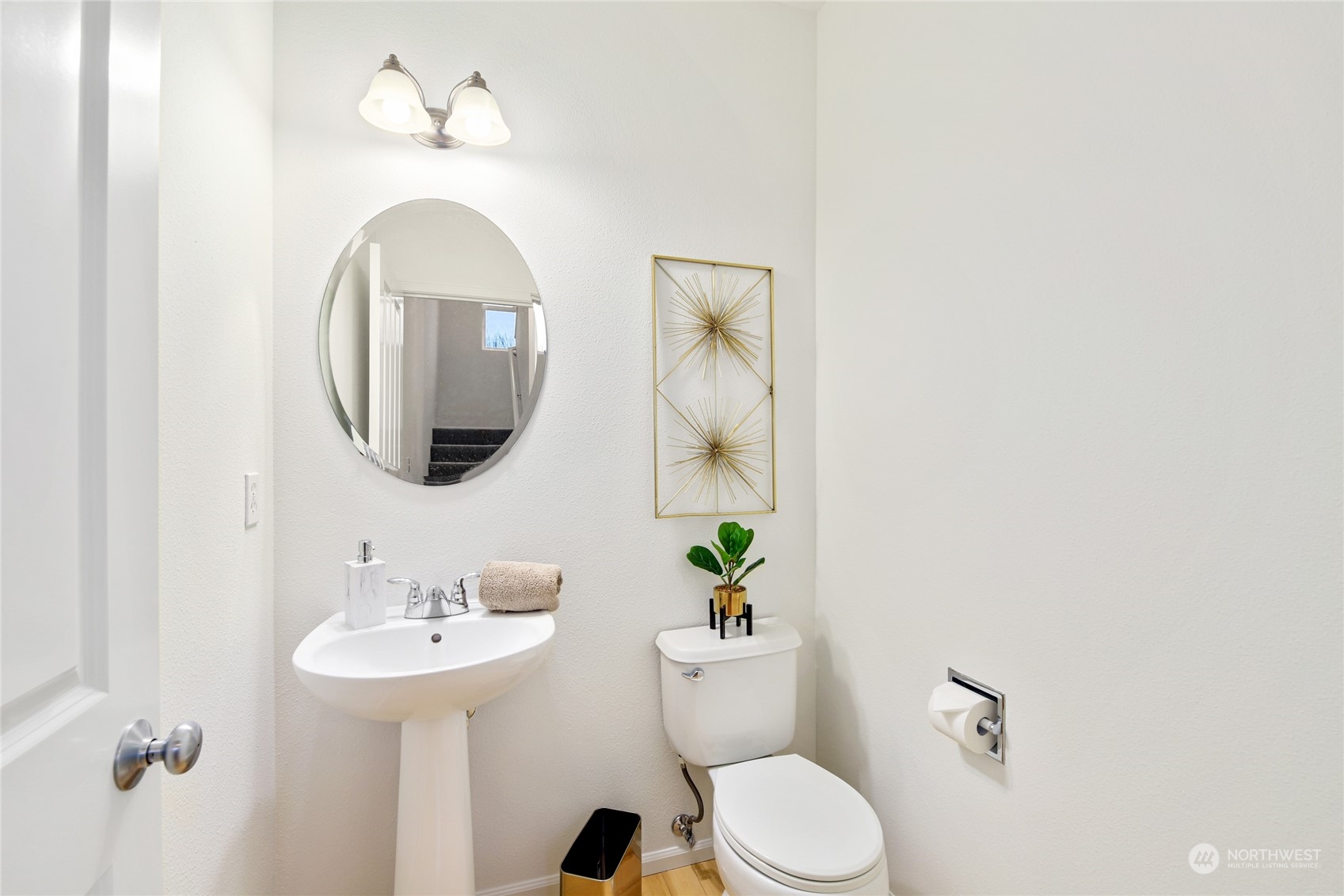 6870 Holly Park Drive Property Photo 11